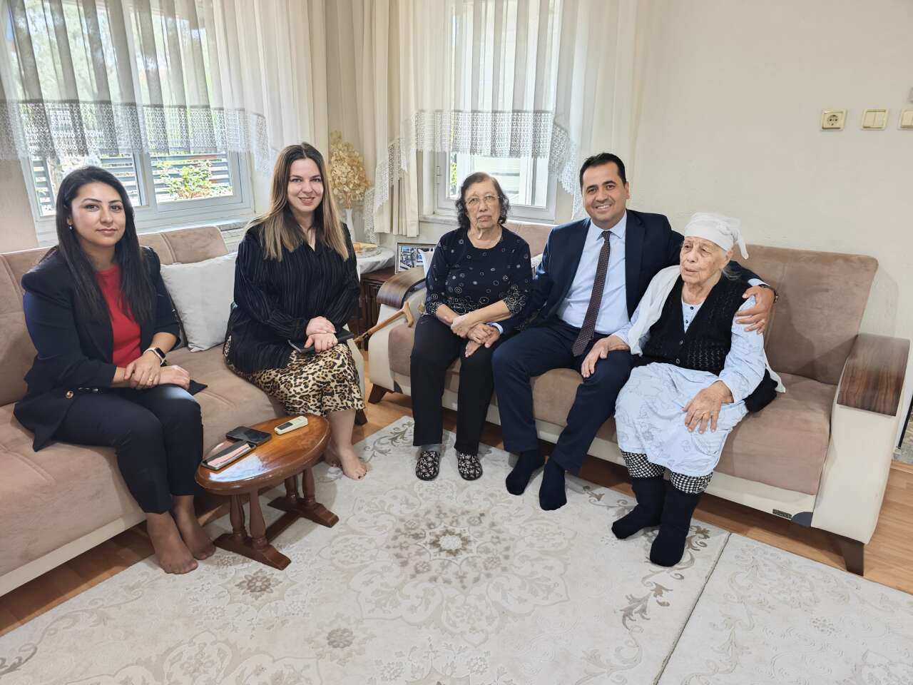 Menteşe’de Yaşlılara Anlamlı Ziyaret: “İyi ki Varsınız” 3